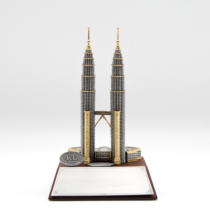 KL Pewter [712G] Twin Towers (Gold) (Wood) Twin Towers Figurine