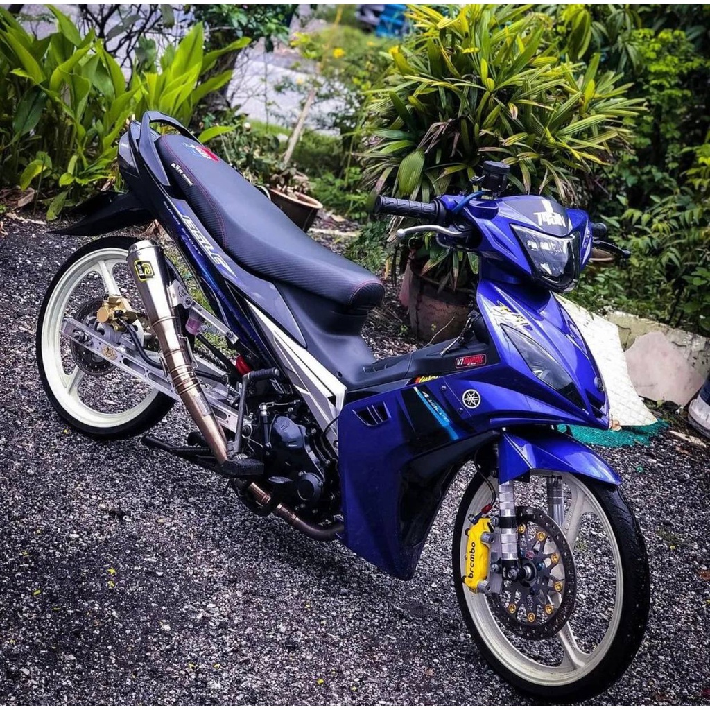 sticker motor lc135 v2 biru Fiona Paterson