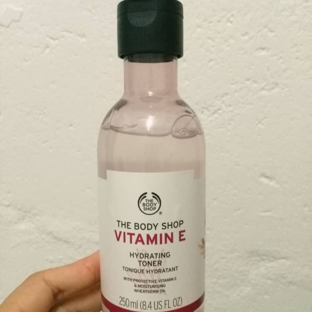 Body Shop Vitamin E Toner