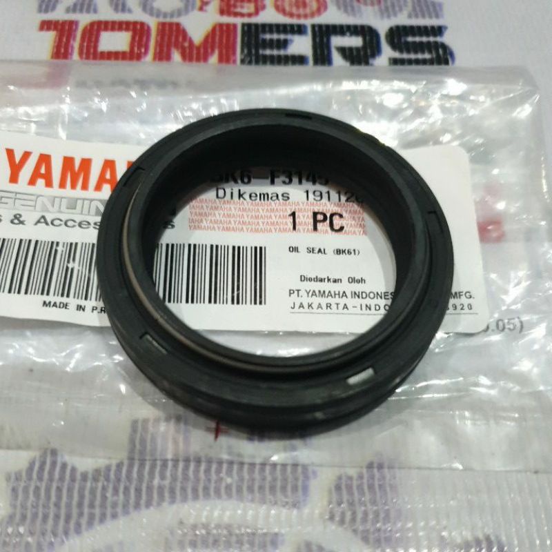 R15 V3 INVERTED FRONT FORK OIL SEAL BK6F31450000 ( mel ) (S1C