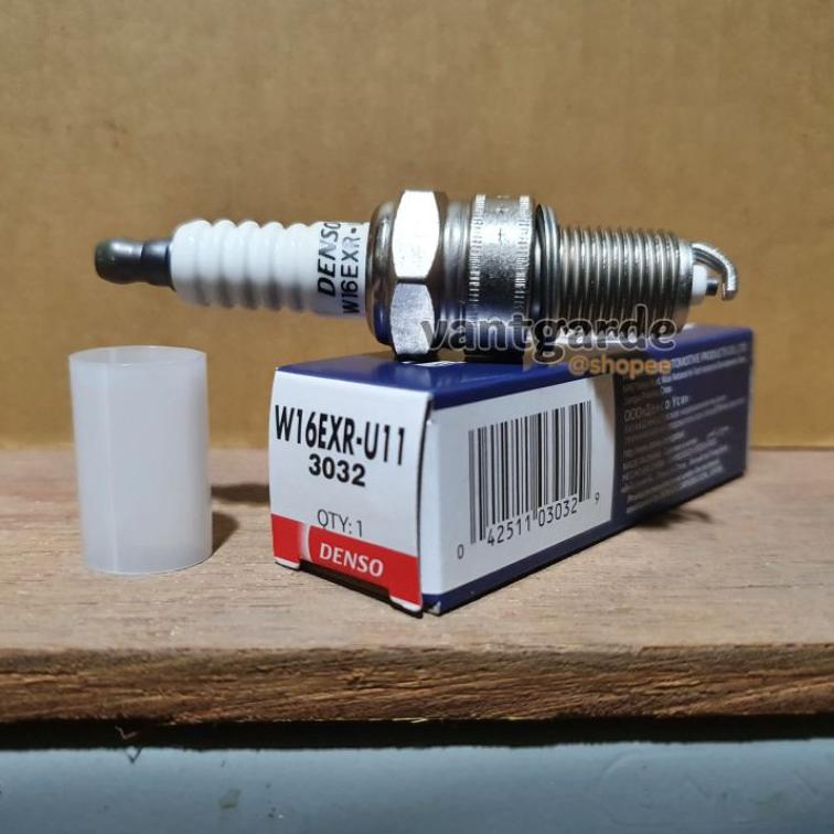 (Original) Spark Plug Denso W16EXRU11 Kijang EFI T120 SS Carry Futura