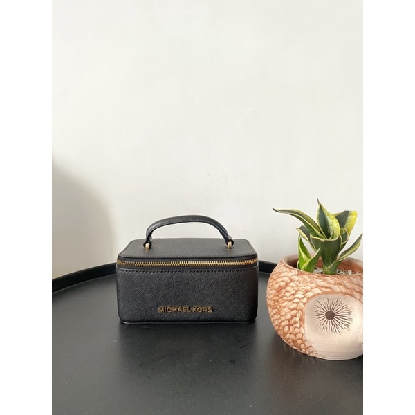 Total 50+ imagen michael kors jewelry box Abzlocal.mx