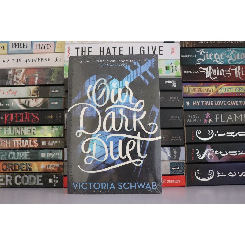 Our Dark Duet (Monsters of Verity): Victoria Schwab:.
