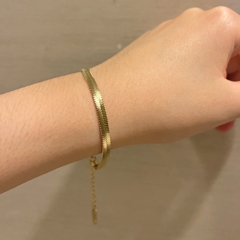 Karren 18k Gold plated herringbone bracelet Shopee Philippines