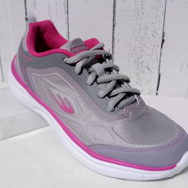 World Balance Zig Running Shoes Size 5/Woman shoes (Second hand