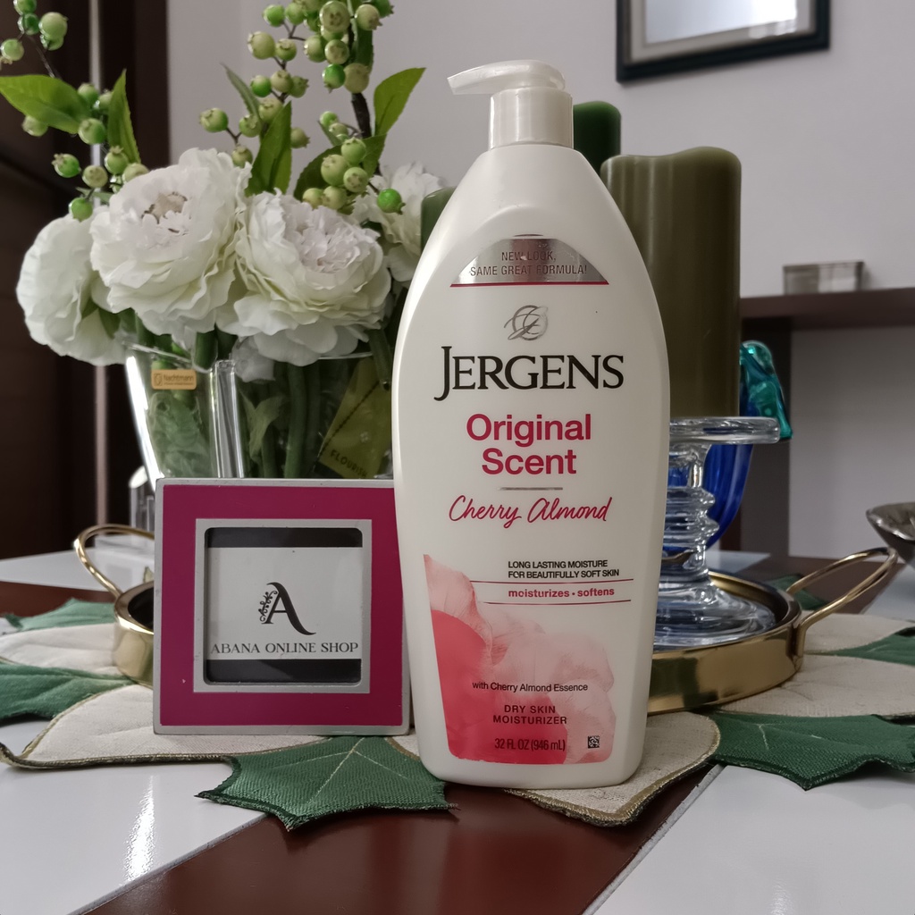 Jergens Original Scent Dry Skin Moisturizing Body Lotion, Cherry Almond