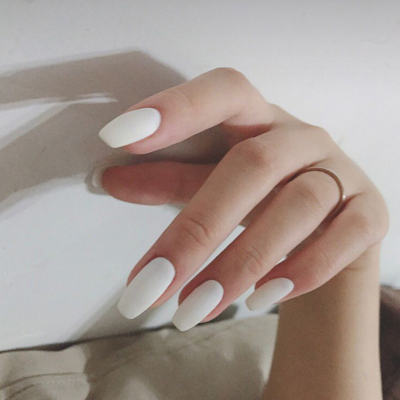 24pcs White Oval False Nails Short Rounded Clear Fake Nails For Finger