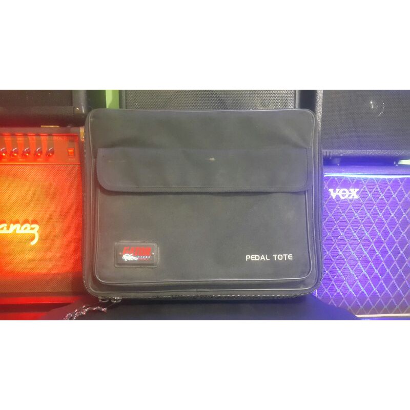 Gator Tote Pedalboard (Used) (Pedals not Included; For size Reference