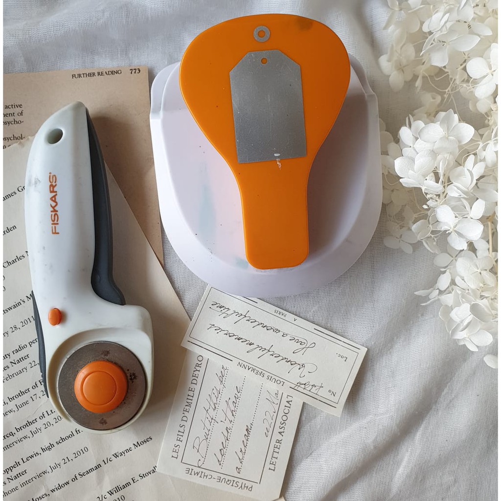 Fiskars Rotary Cutter & Gift Tag Punch with Eyelet Setter Shopee