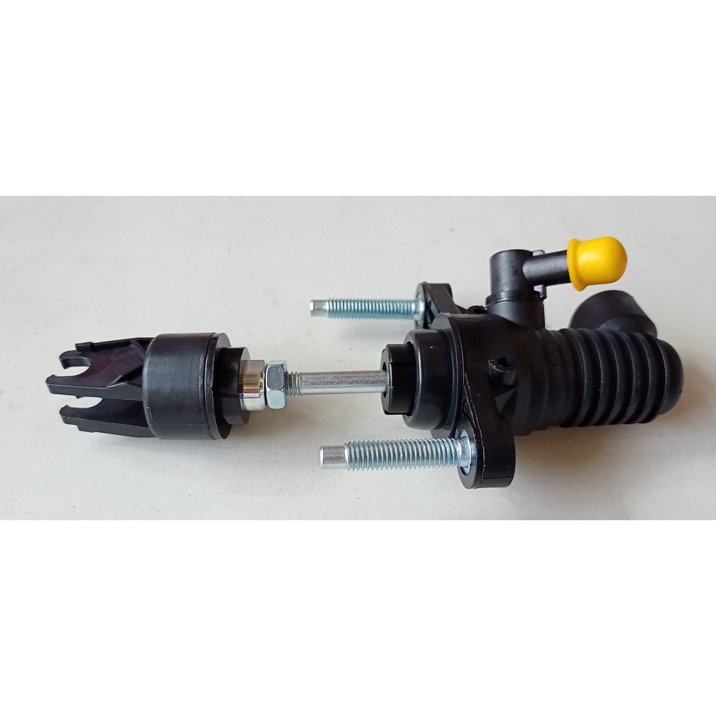 TOYOTA INNOVA /FORTUNER 1KD/2KD 1TR/2TR ALTIS CLUTCH MASTER CYLINDER