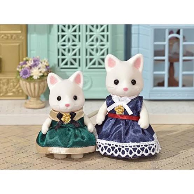 SYLVANIAN FAMILIES DRESS UP SET BLUE & Green Shopee Philippines