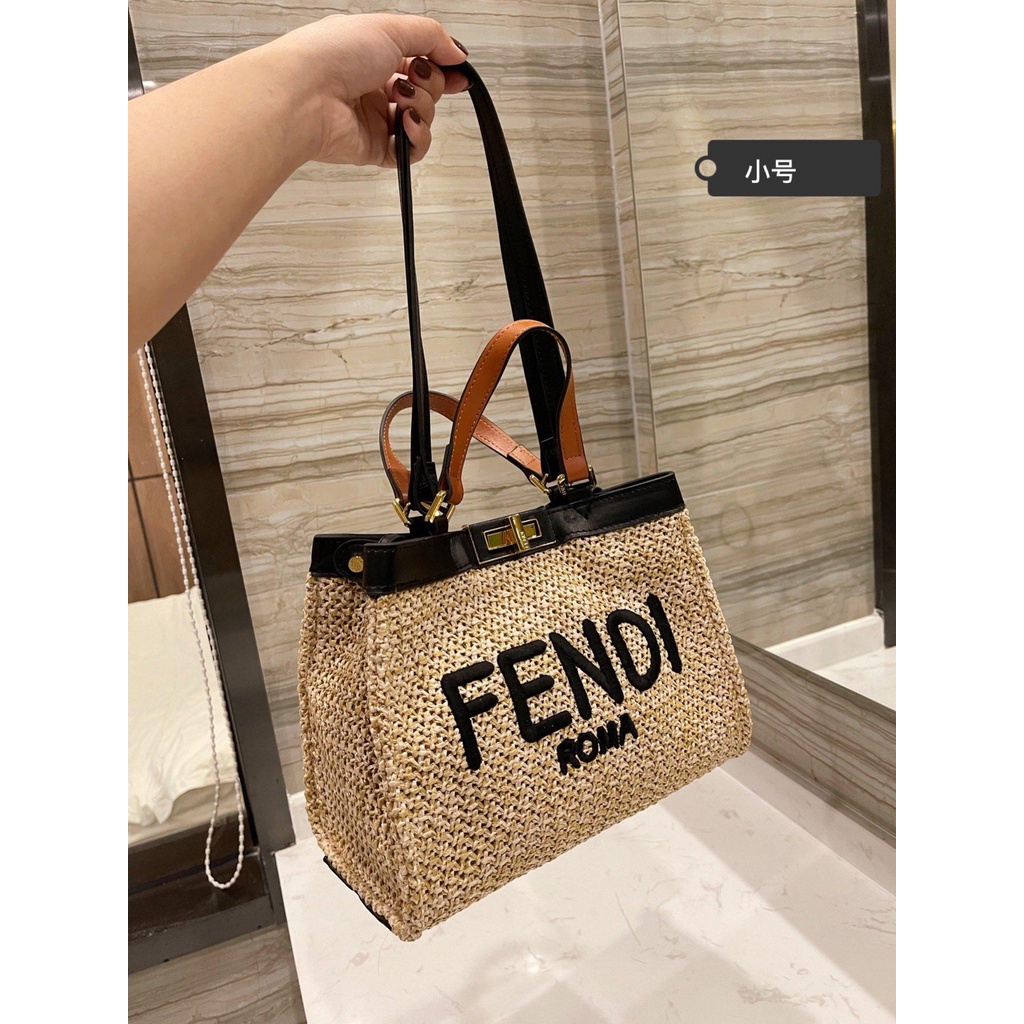 A musthave in summer Fendi FENDI straw tote bag fendi peekaboo xTote