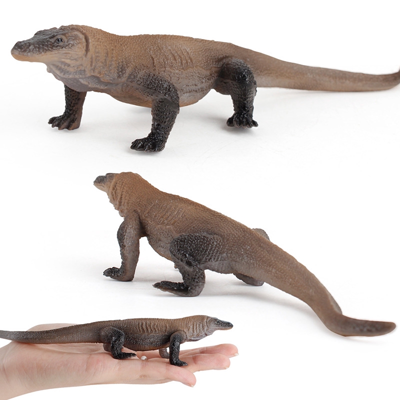 Simulation wild animal model crawling lizard solid static