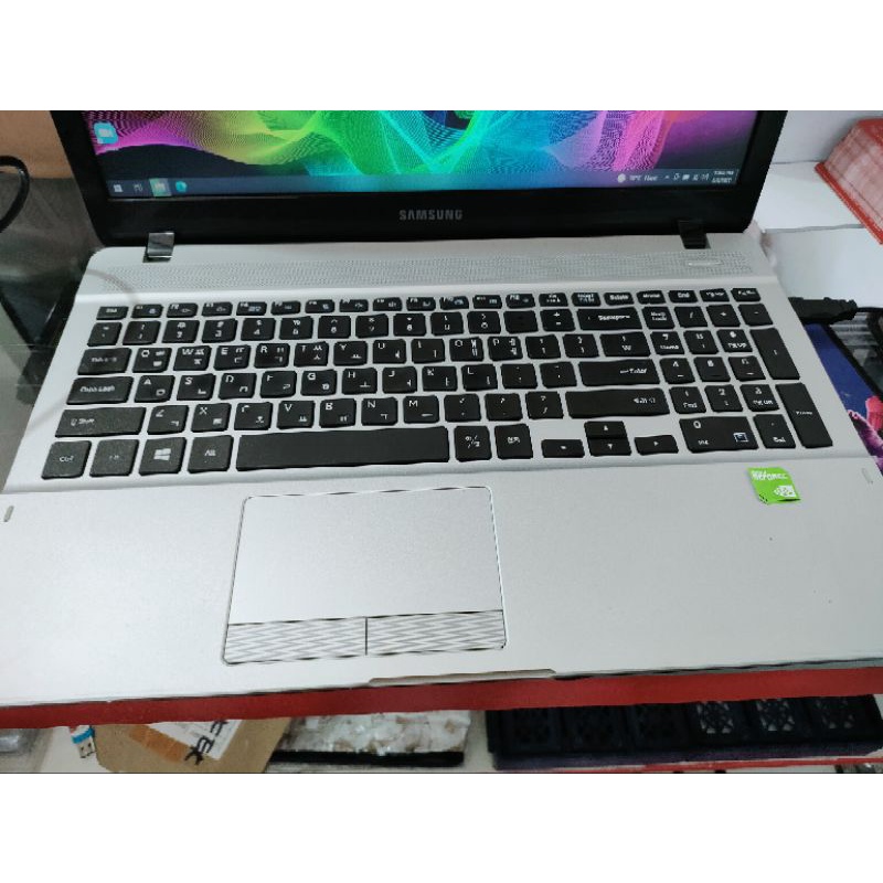 LAPTOP SAMSUNG ATIV WITH NUMPAD 15.6" Core i5 4210M 8GB RAM 256GB