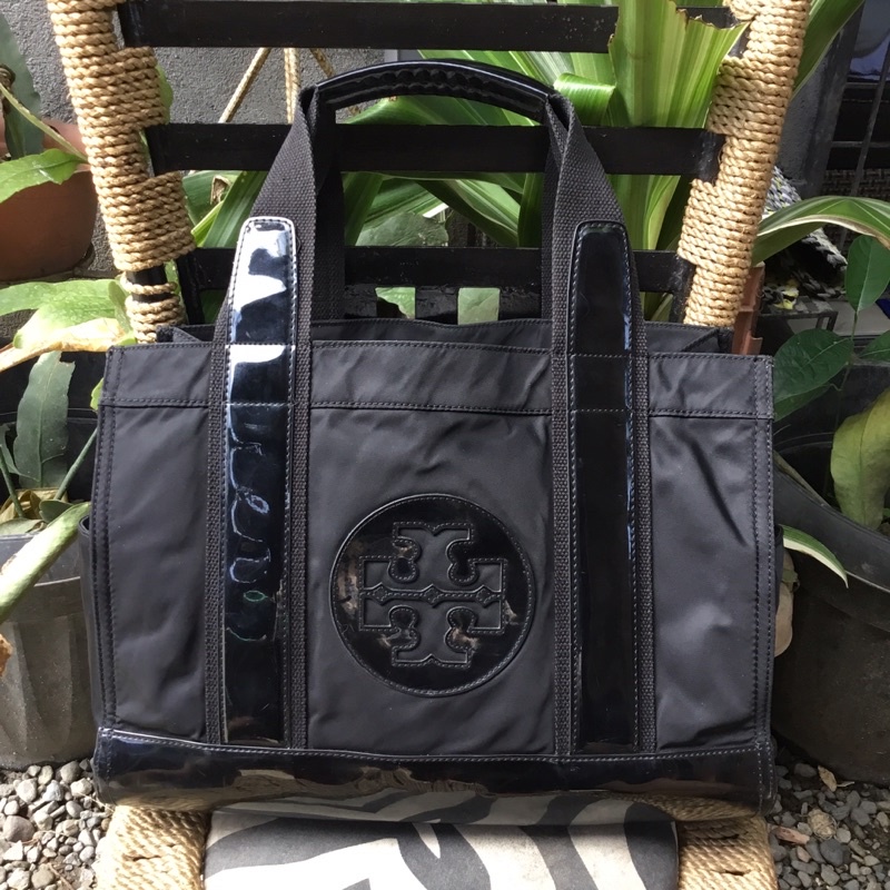 Top 50+ imagen how to clean tory burch nylon bag Thptnganamst.edu.vn