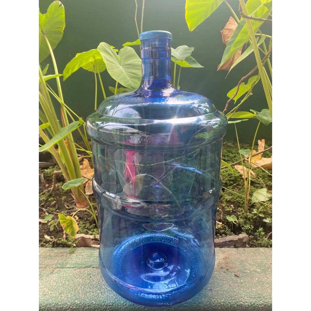 5 Gallon round water container w/free non spill half cap w/cover