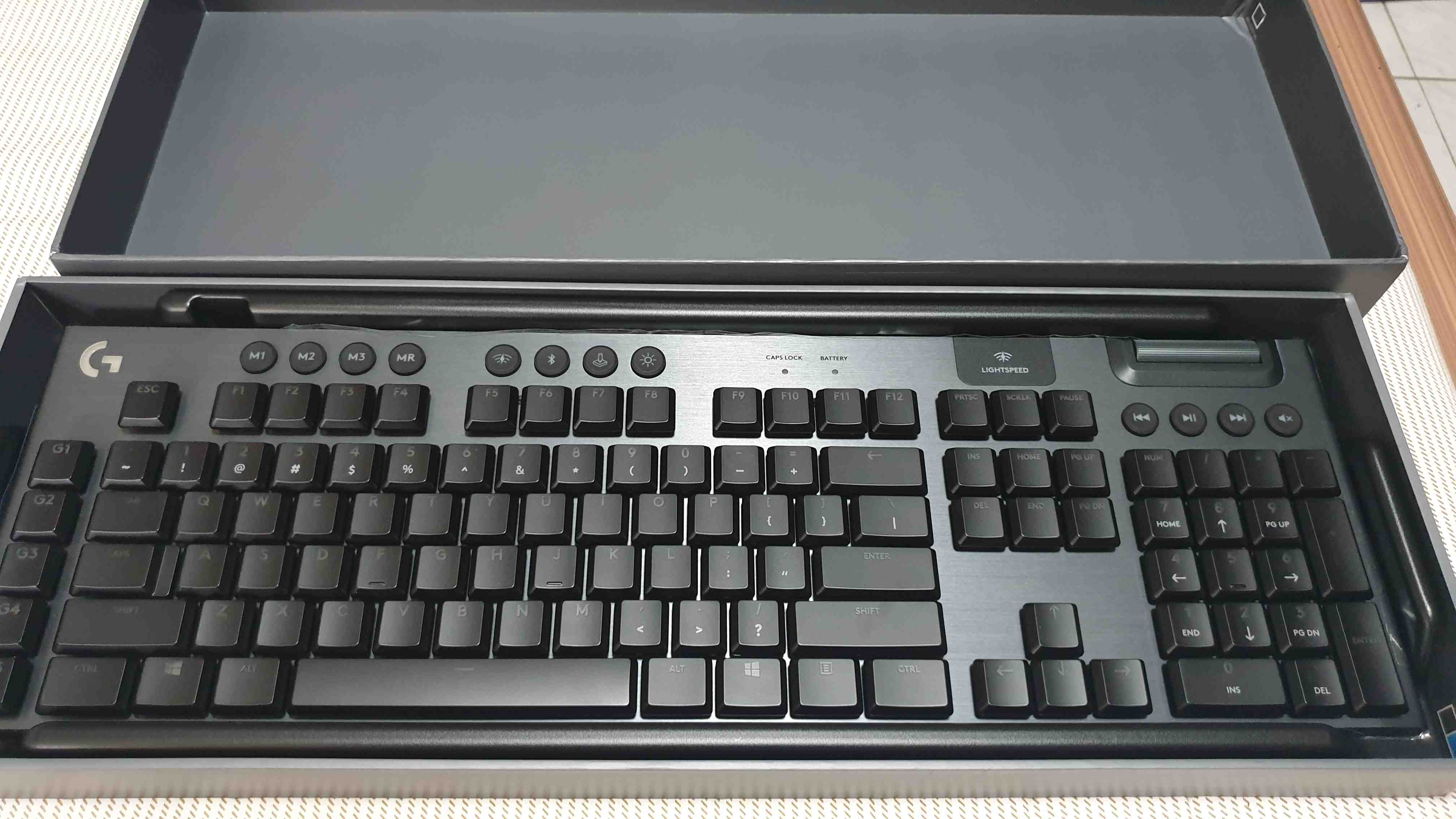 Logitech G913 LIGHTSPEED Wireless RGB Mechanical Gaming Keyboard