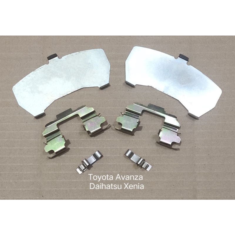 Toyota Avanza Brake Pads Disc with Plate Clip Set for Car Parts