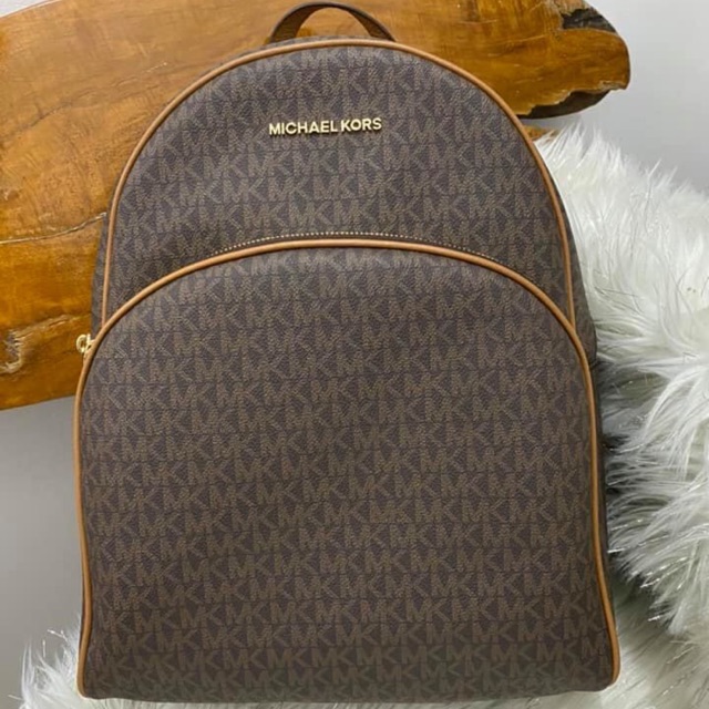 Aprender acerca 60+ imagen michael kors abbey backpack Abzlocal.mx