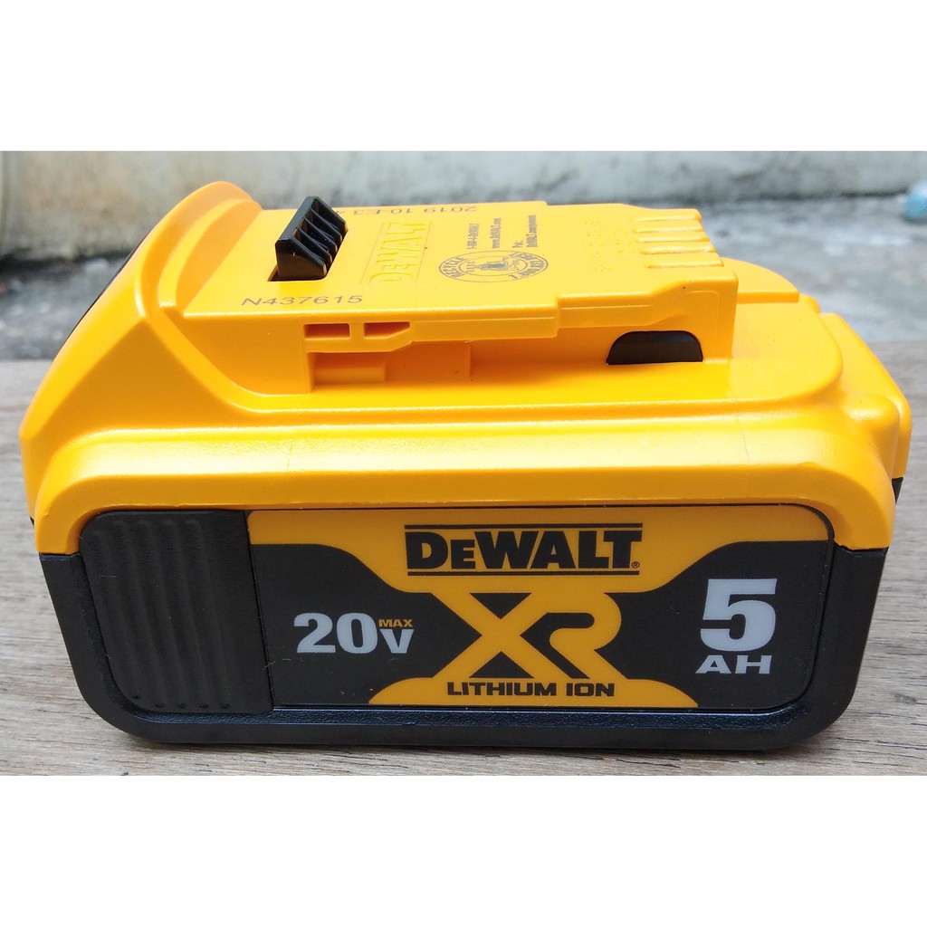 DeWalt DCB205 20v 20 volt Lithium Ion 5.0 AH 100 WH Battery Pack MADE
