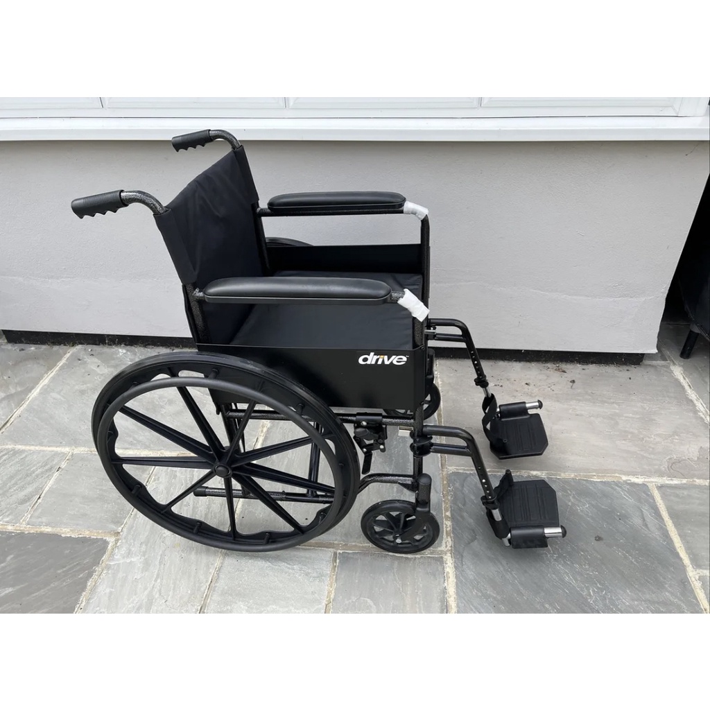 Drive Medical Lightweight Folding Wheelchair Model HX5 9JP With Seat