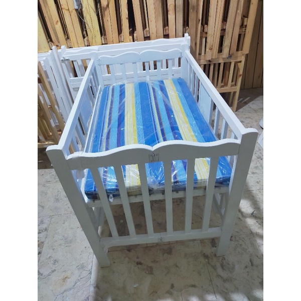 WAVY DROPSIDE ADJUSTABLE WHITE AND URATEX FOAM ️( HEAVY DUTY CRIB