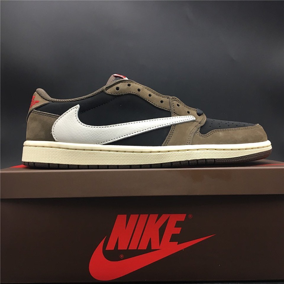 Travis Scott × Nike Low Air Jordan スニーカー unisma.ac.id