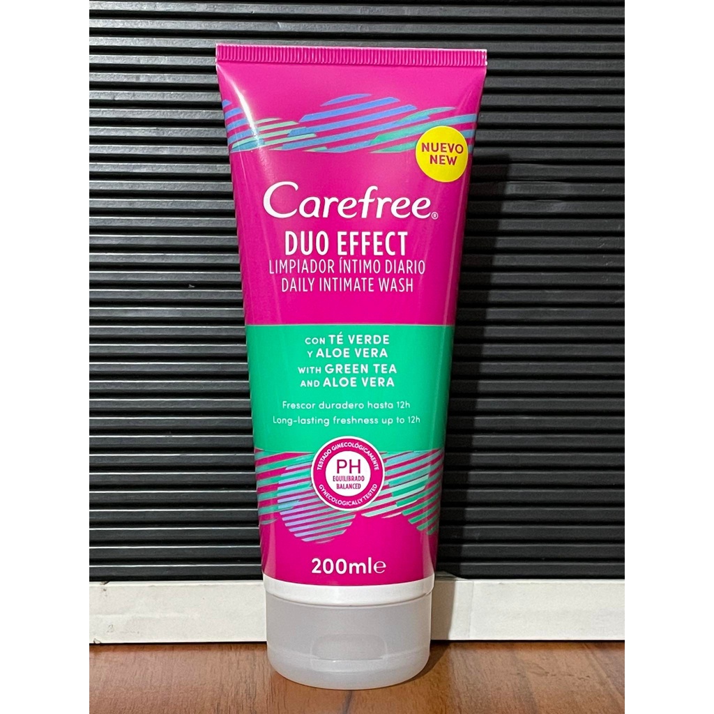 Carefree Duo Effect Daily Intimate Wash with Green Tea & Aloe Vera