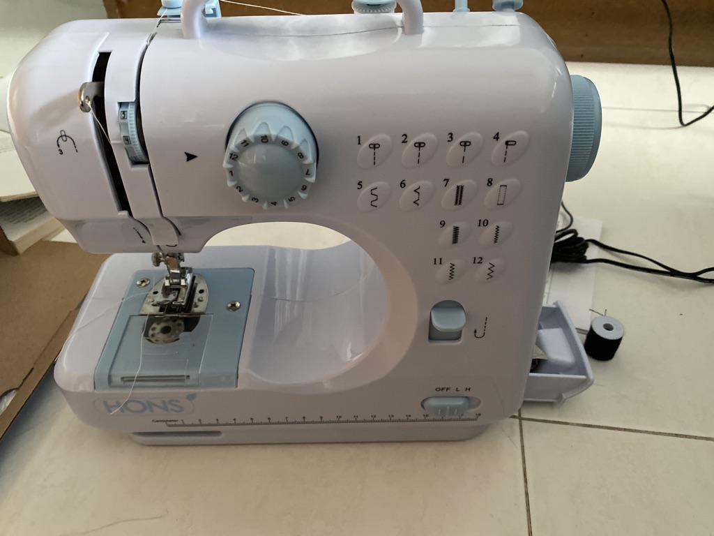 HONS Professional singer mini sewing machine Hssm1201 / 11 kind of