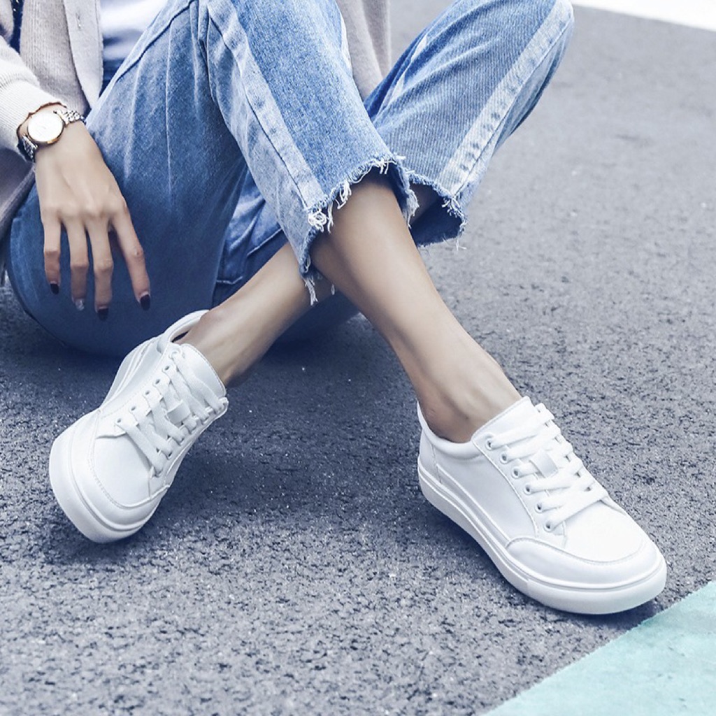 12 Best White Sneakers For Women, 45 OFF