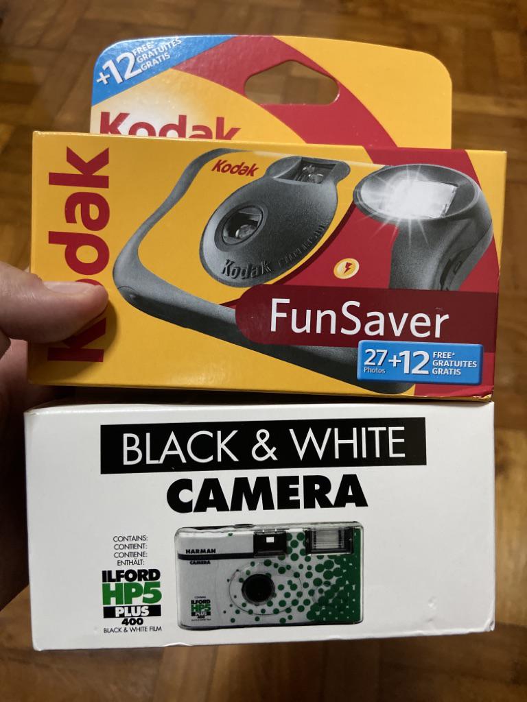 ILFORD HP5 PLUS XP2 SUPER 400 SINGLE USE DISPOSABLE BLACK AND WHITE