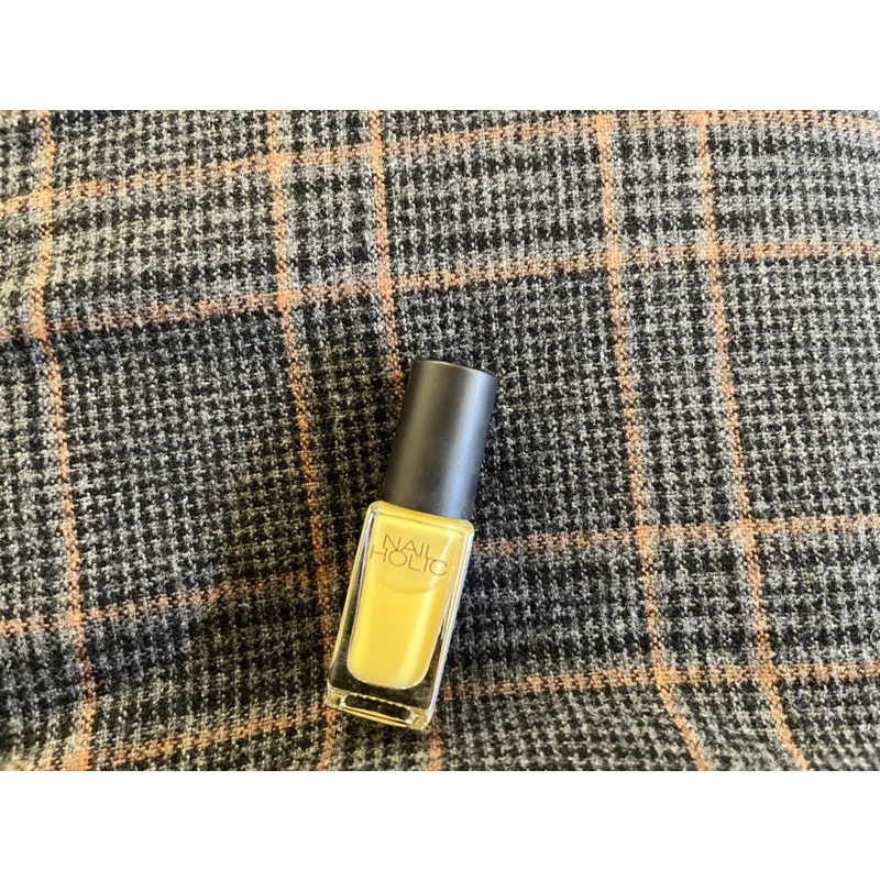[二手]指甲油 NailHolic YE508 蝦皮購物