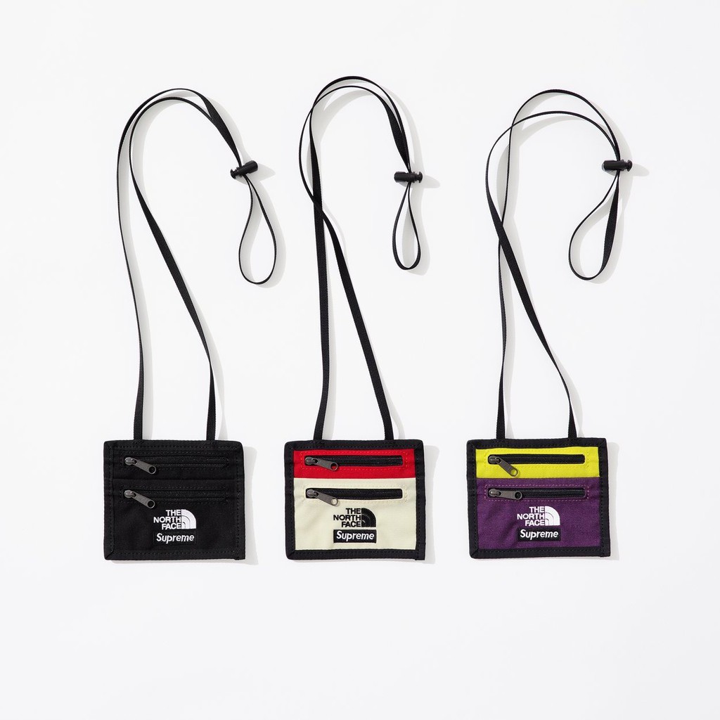 ファッショ Supreme supreme the north face travel walletの通販 by maci7131's