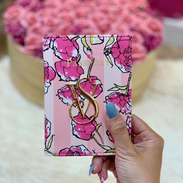BÌA ĐỰNG PASSPORT VICTORIA’S SECRET CHÍNH HÃNG Shopee Việt Nam