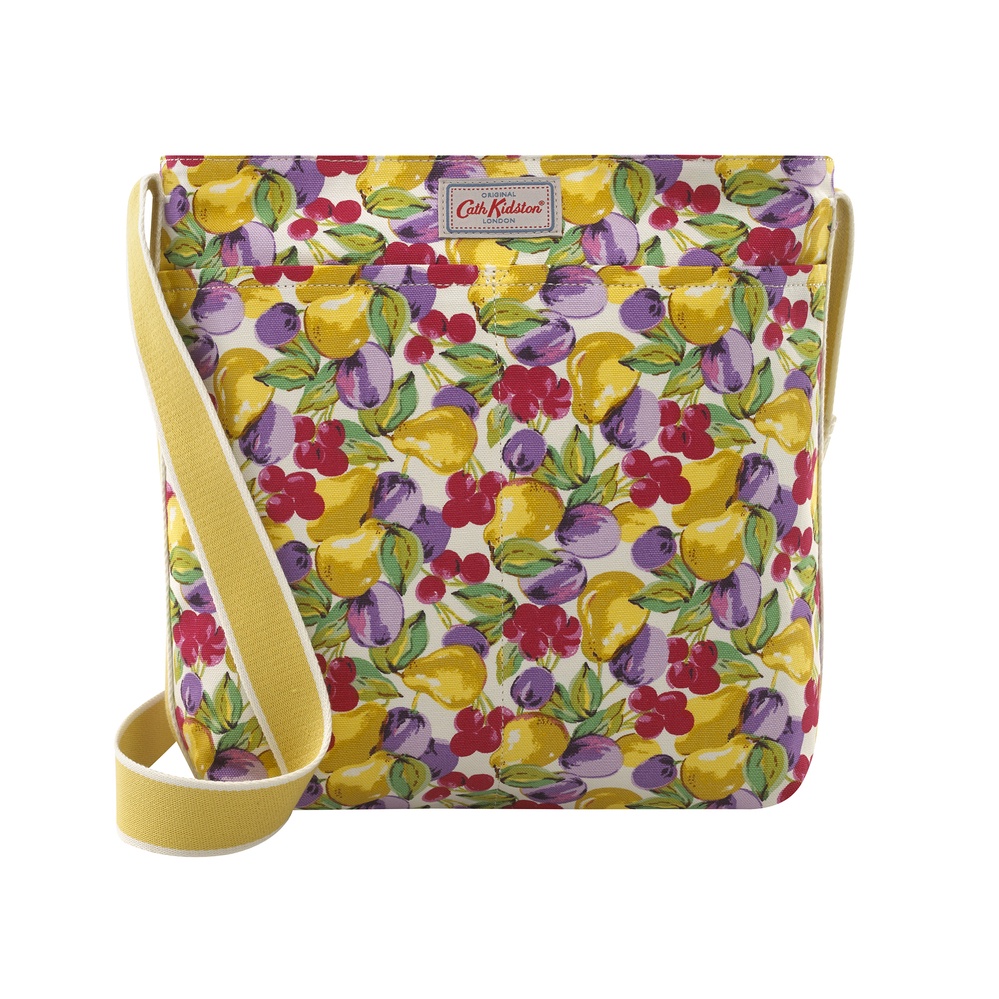 Cath Kidston Túi đeo chéo Zipped Messenger Bag Small Painted Fruit 1002065 Warm Cream