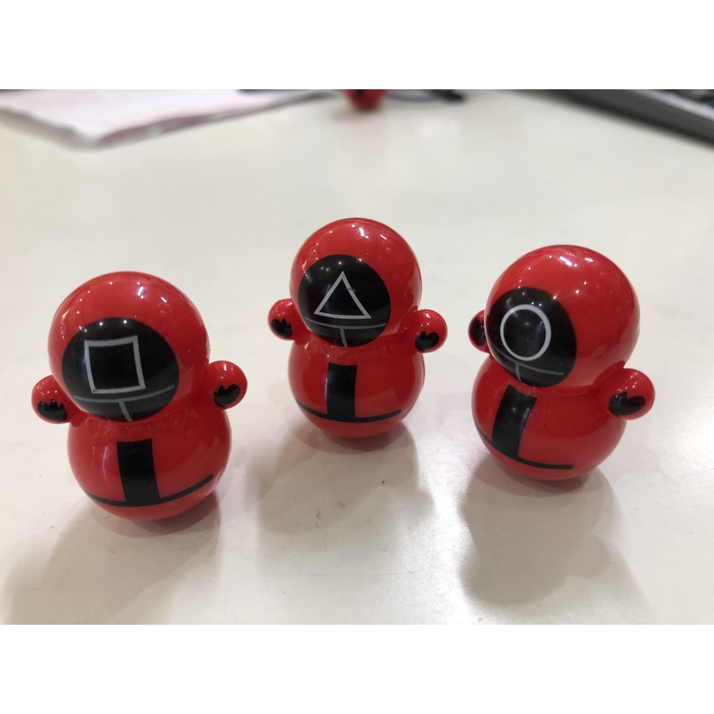 Combo lật đật vuông , tròn, tam giác trong phim Trò chơi con mực Squid