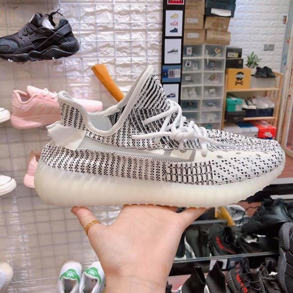 Yeezy Boost 350 V2 Static Retail EXCLUSIVE MARKET