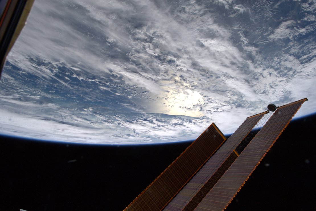 Astronaut's remarkable view of Earth • Astronaut's remarkable