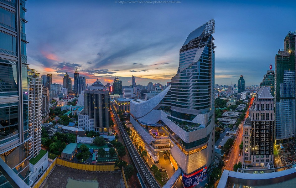 Central Embassy Bangkok Happy hub