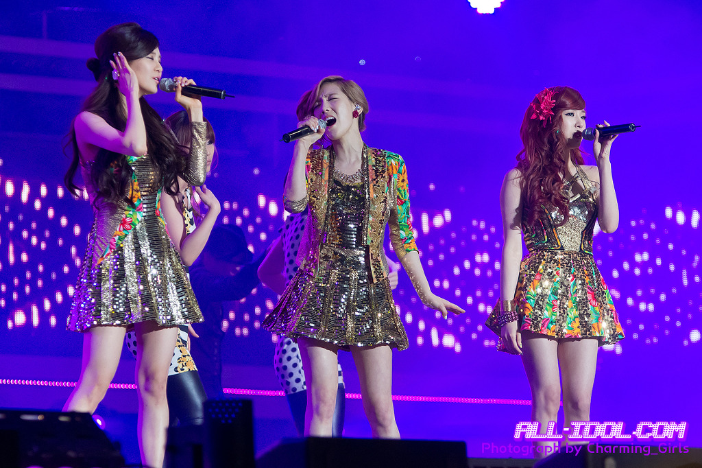 [FANCAM + PICS] 120512 Seohyun Dream Concert My Seobaby