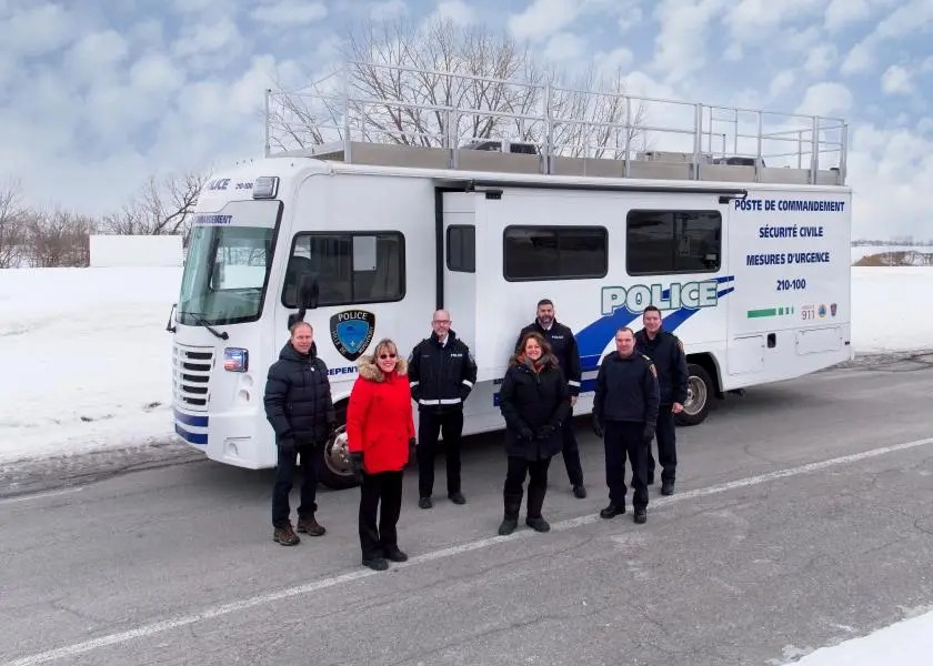 Une nouveau poste de commandement à Repentigny. CFNJ 99 1 / 88 9