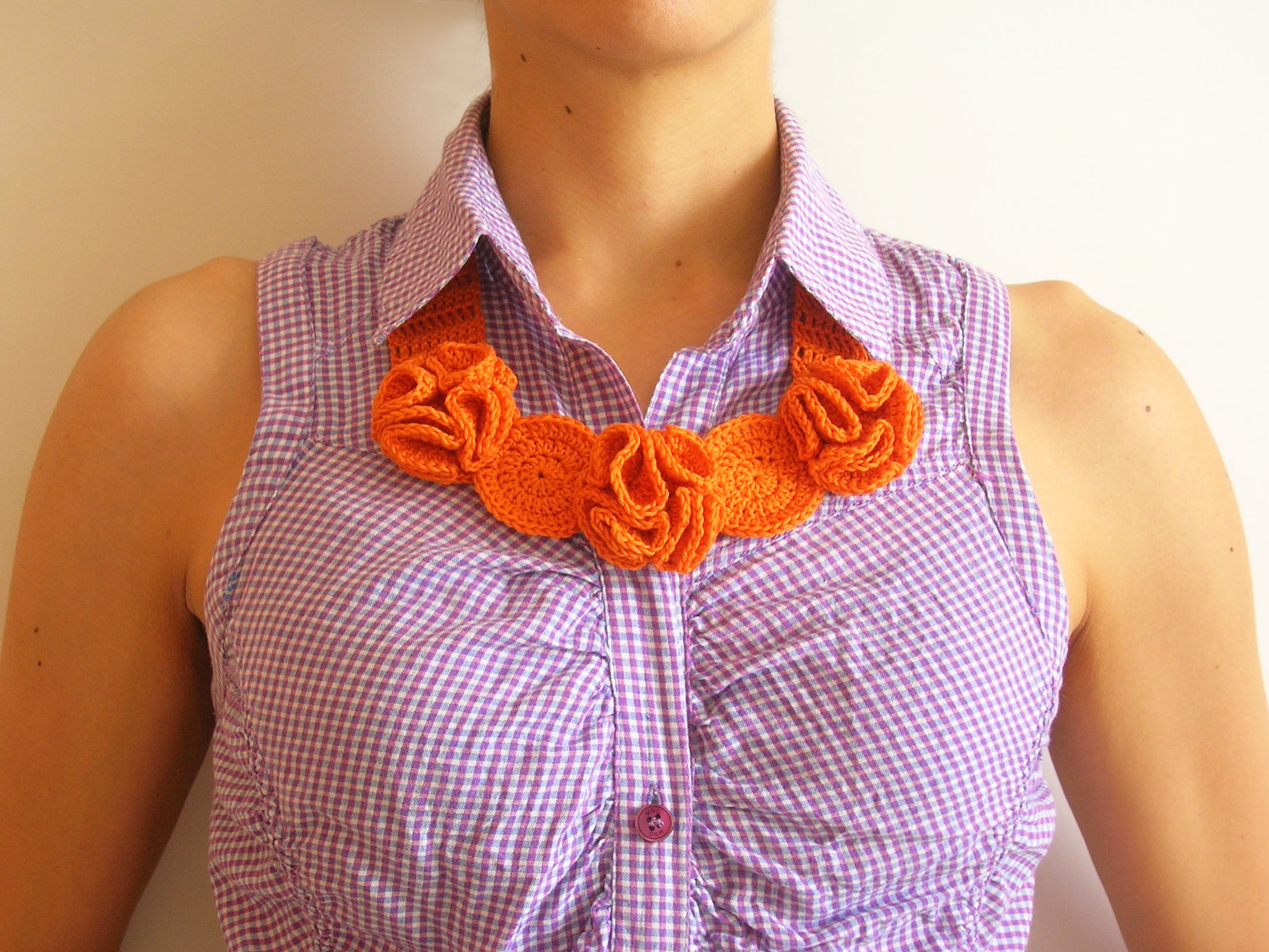Crochet flower necklace / Collar de flores a crochet