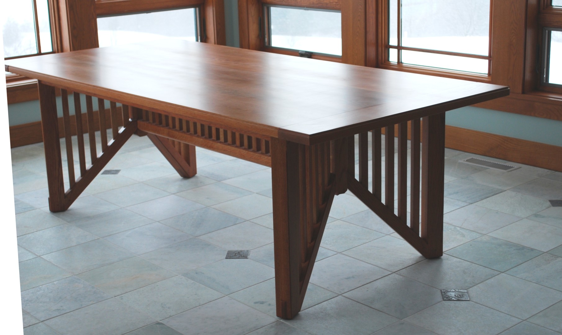 Wright Oak Dining Table In the style of Frank Lloyd Wright