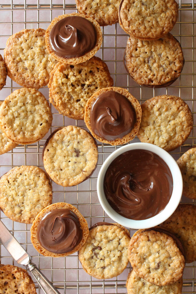 Oatmeal Lace Cookies with Chocolate