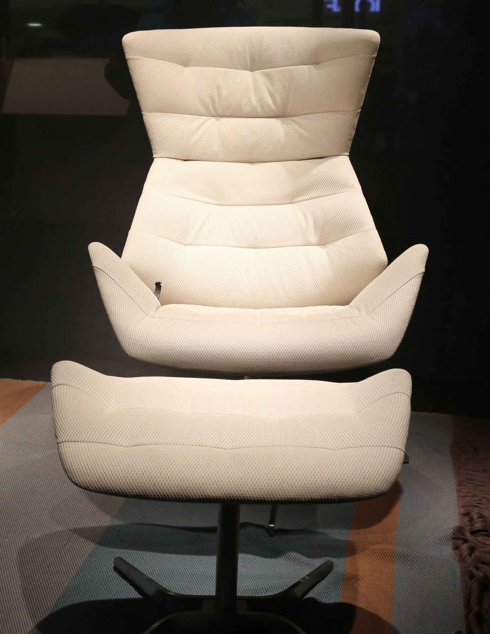 chair-808-by-formstelle-2015-imm-cologne-04-chairblog-eu