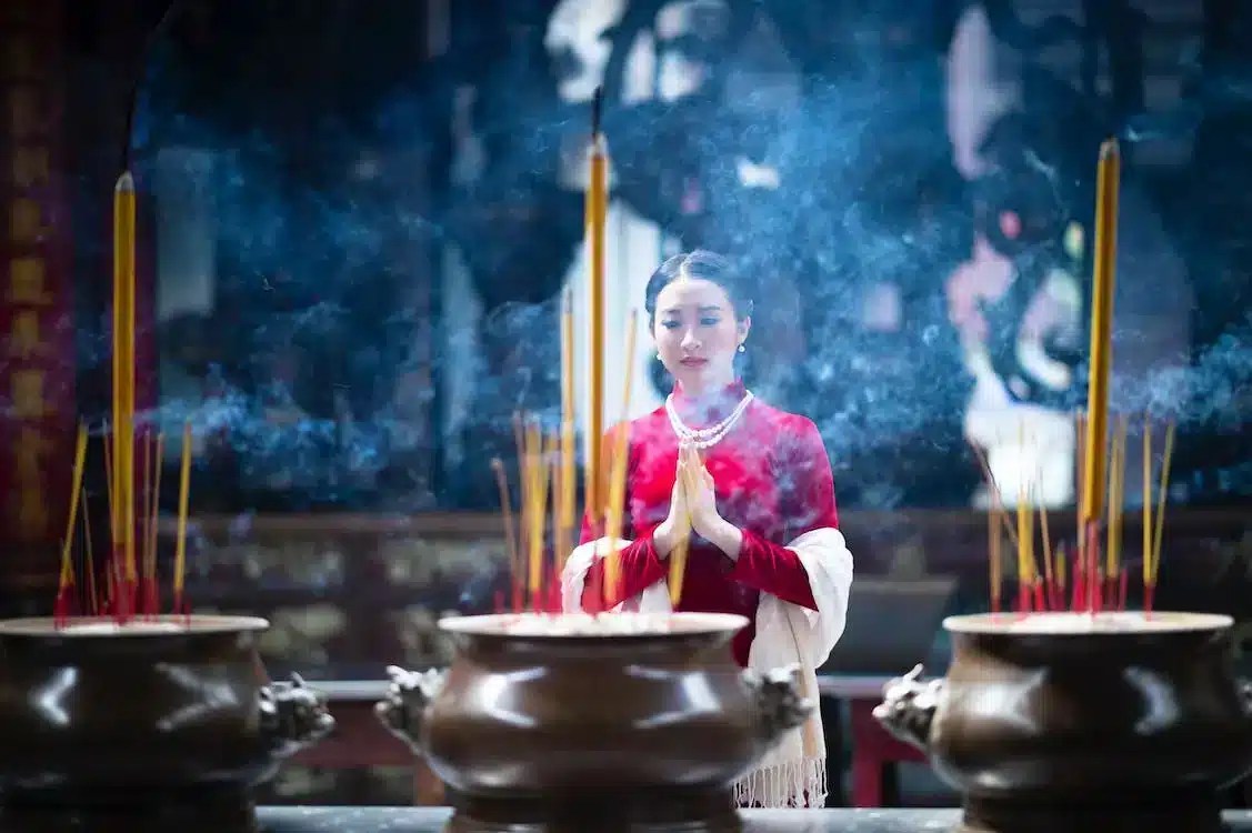 The Complete Guide to Incense and its Spiritual Benefits