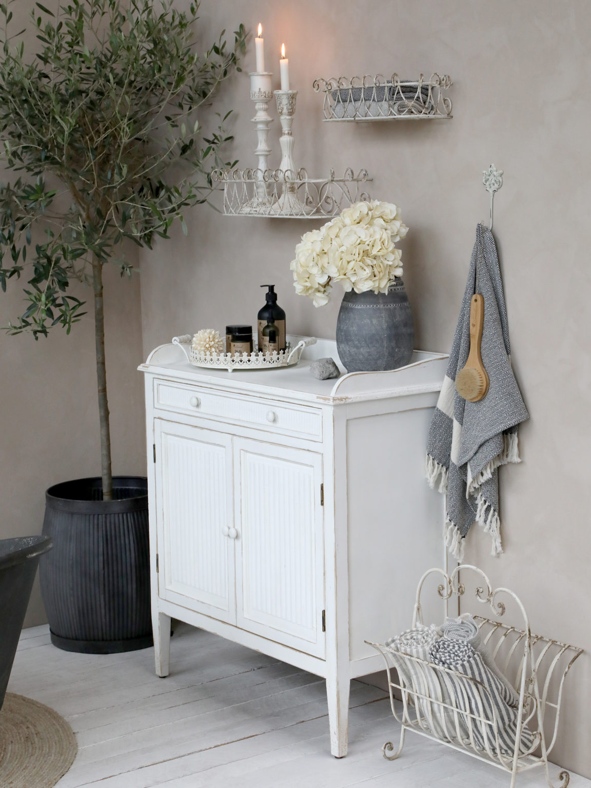 Schrank Kommode von Chic Antique Chalet Deco
