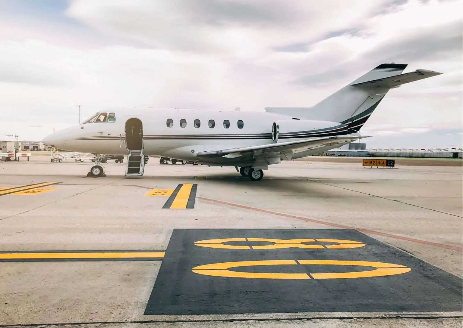 Where Can Private Jets Land? Challenge Jet Charter