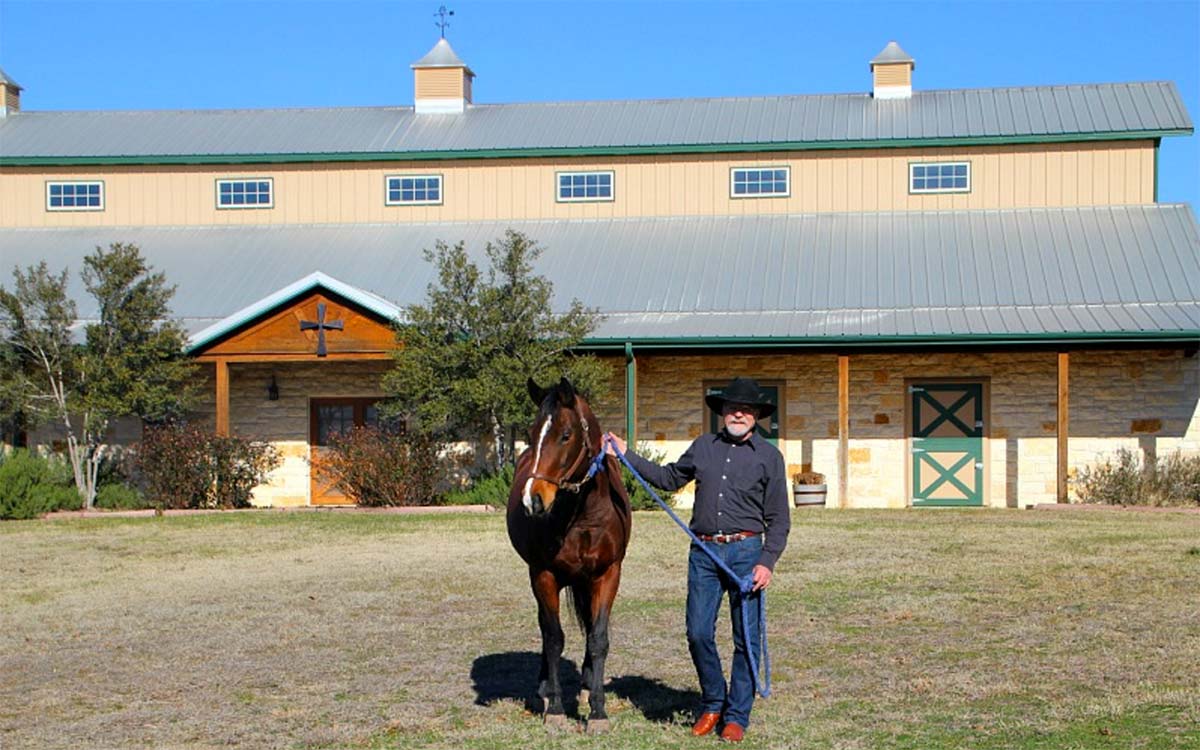 Wise County Horse Ranch by Stephen B. Chambers Architects
