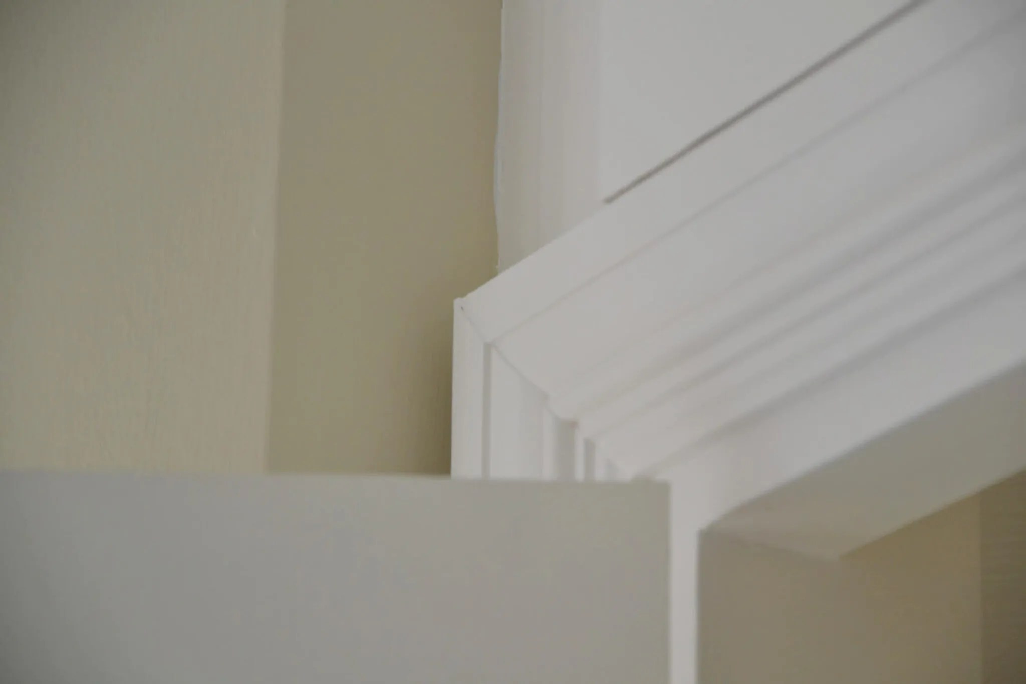 What is decorators caulk Is decorators caulk the same as sealant?